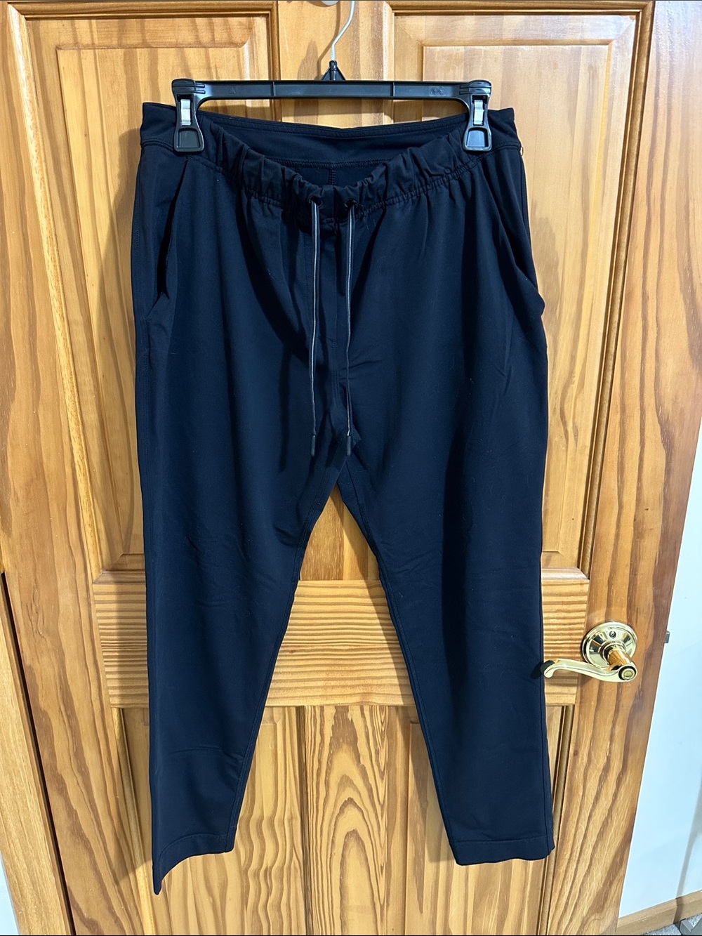 Lululemon women’s Black Drawstring Casual Pants